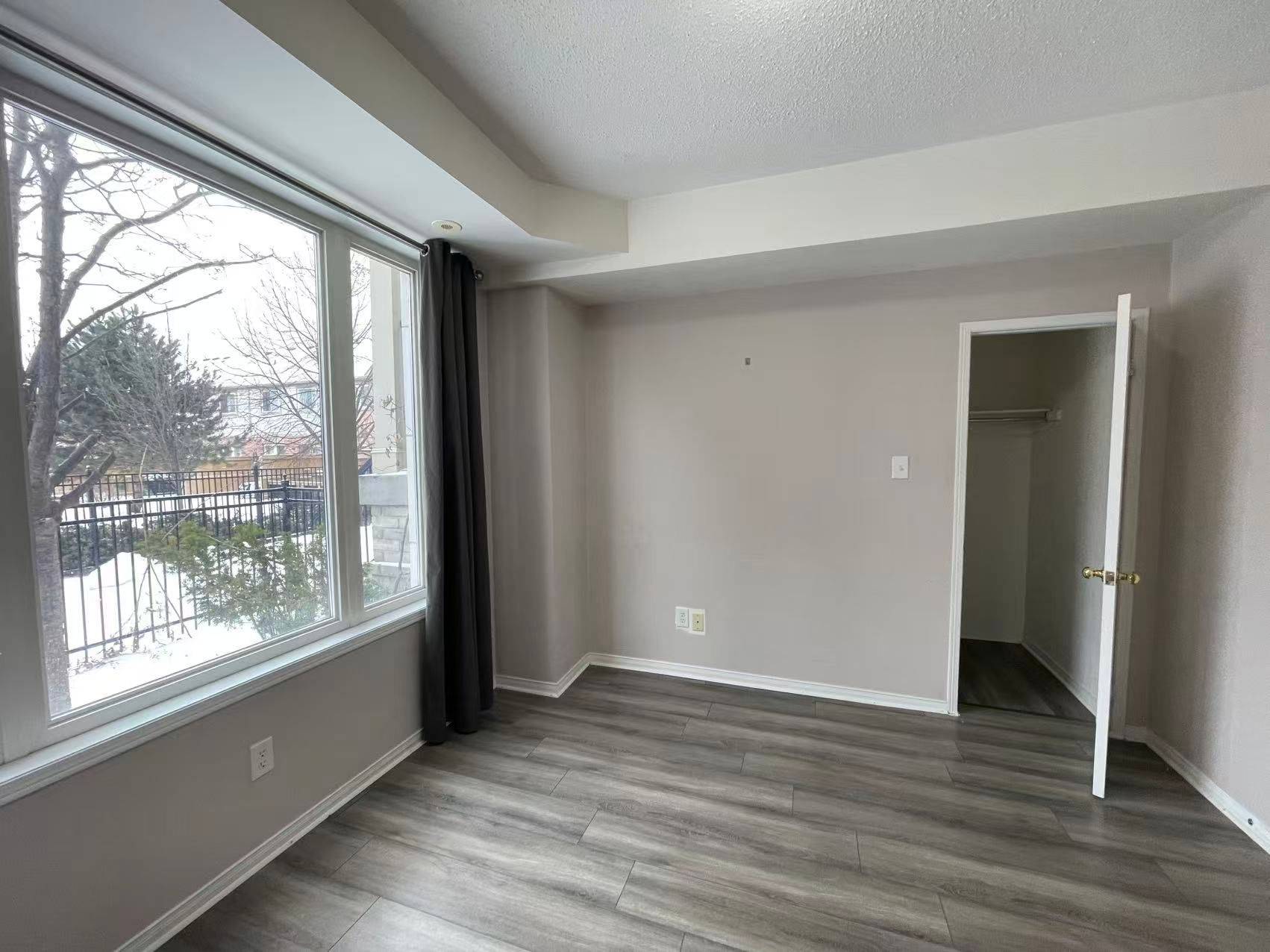 Mississauga, ON L5M 8C5,4975 Southampton DR #266