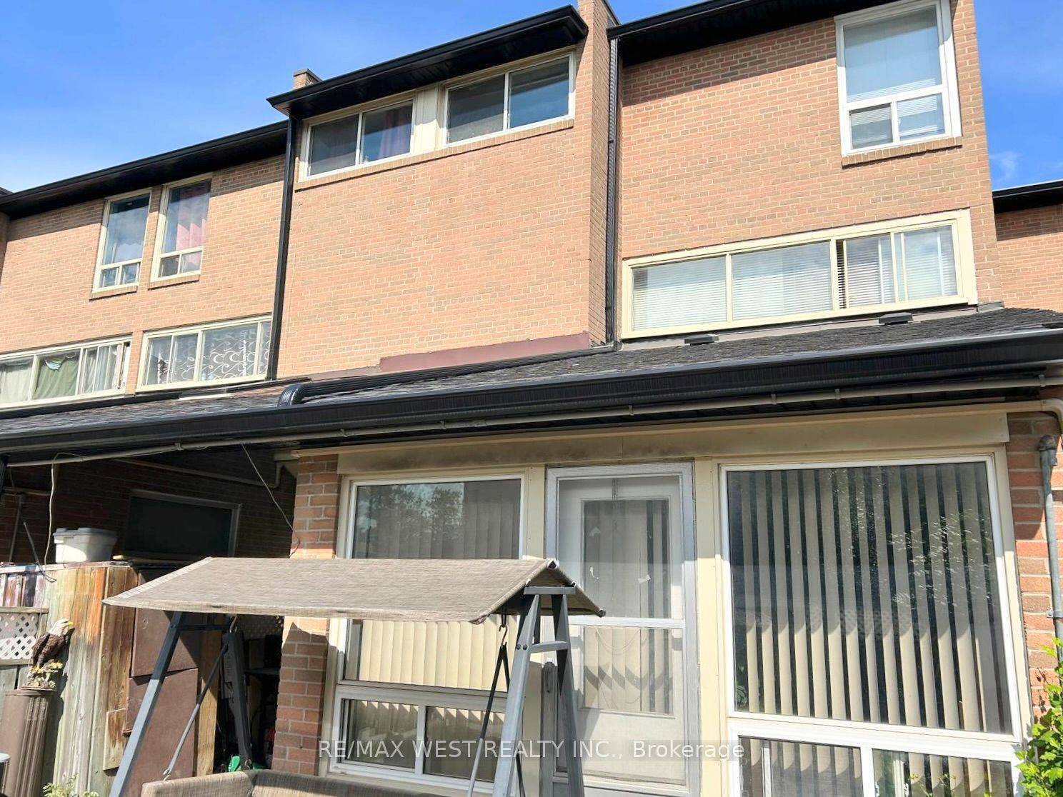 Toronto W10, ON M9V 1N8,260 John Garland BLVD #234