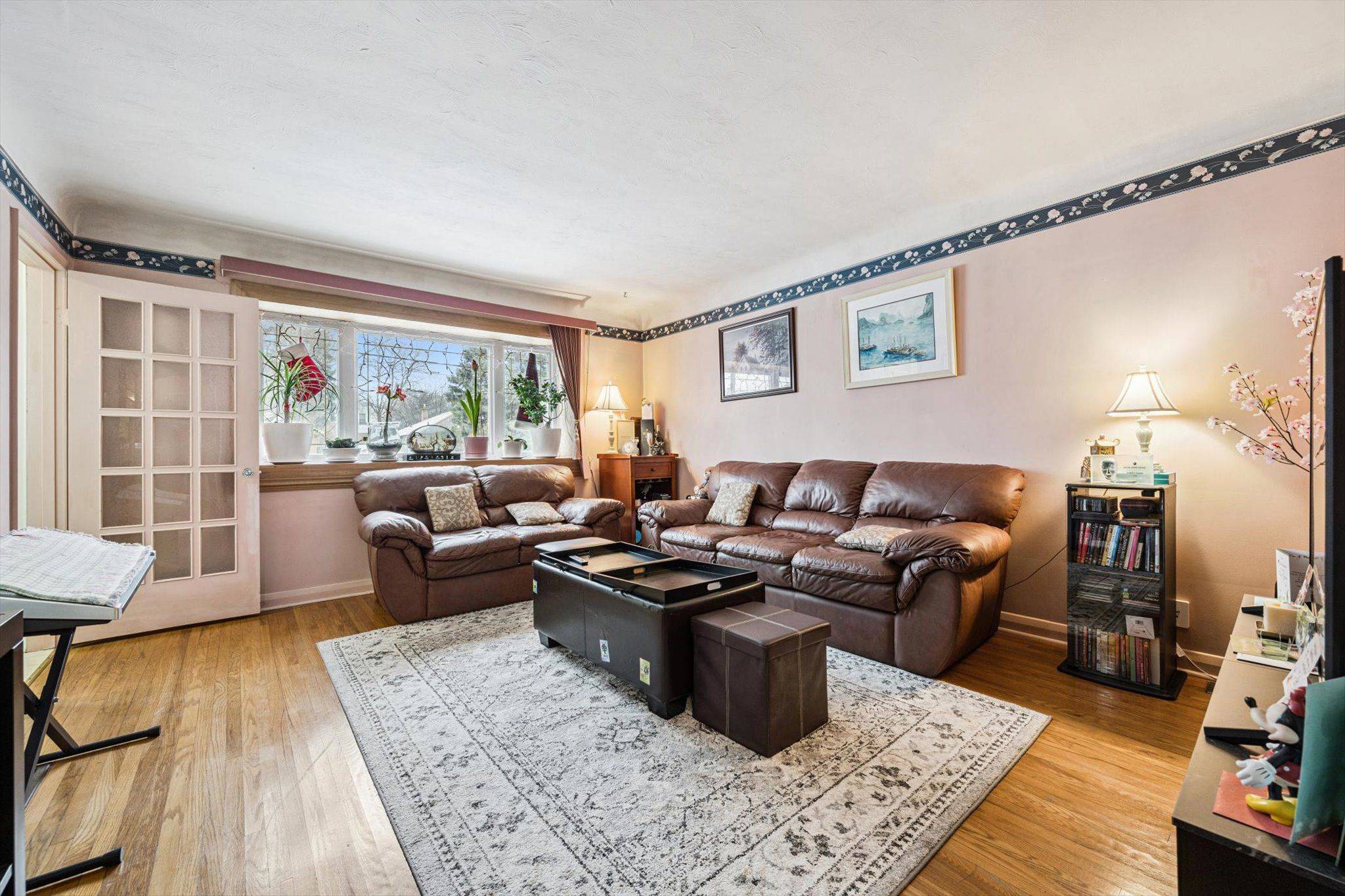 Hamilton, ON L8V 3Z6,263 East 36th ST