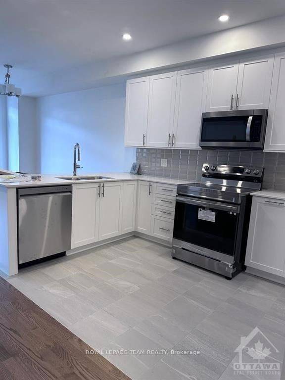 Blossom Park - Airport And Area, ON K4M 0L9,304 Makobe LN N