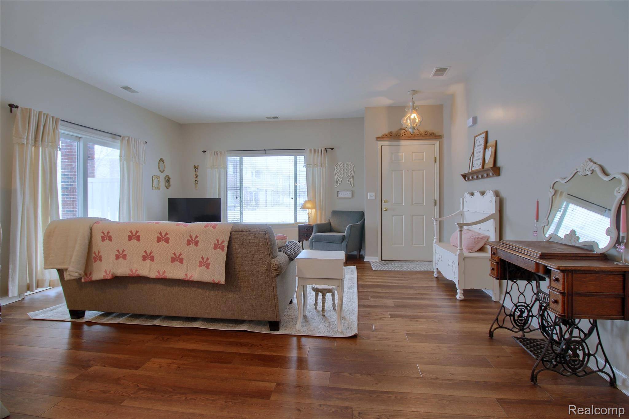 Trenton, MI 48183,24031 Fairlane BLVD