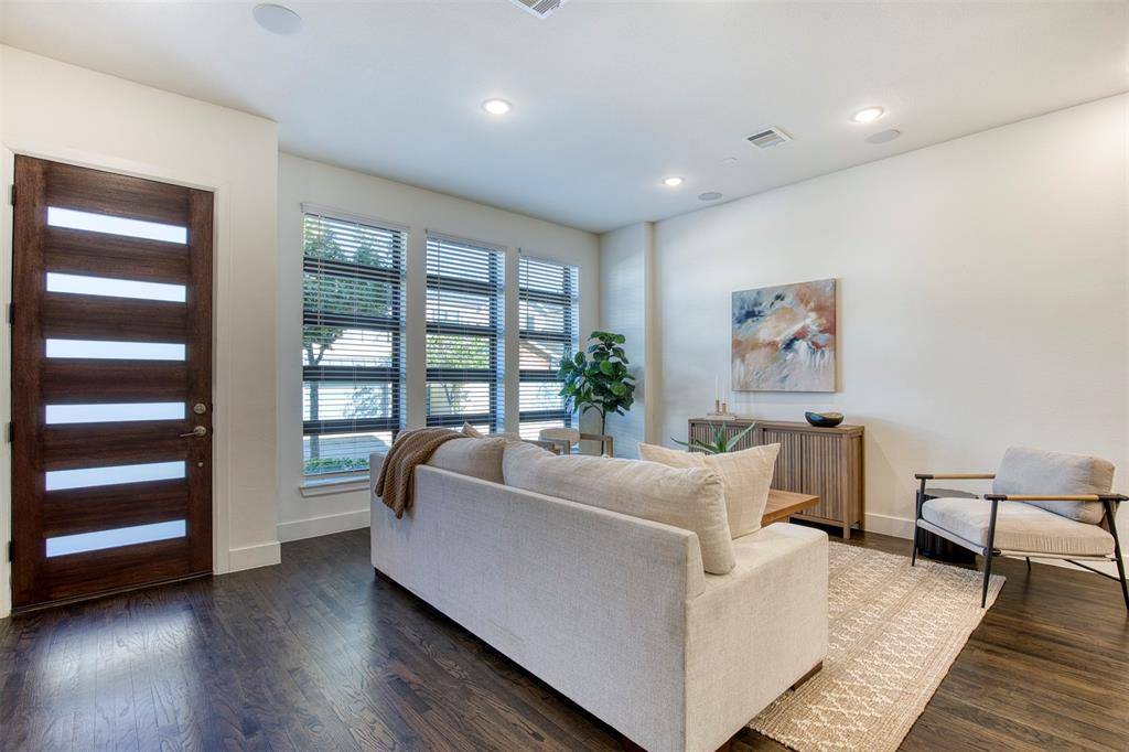 Dallas, TX 75231,8270 Nunley Lane