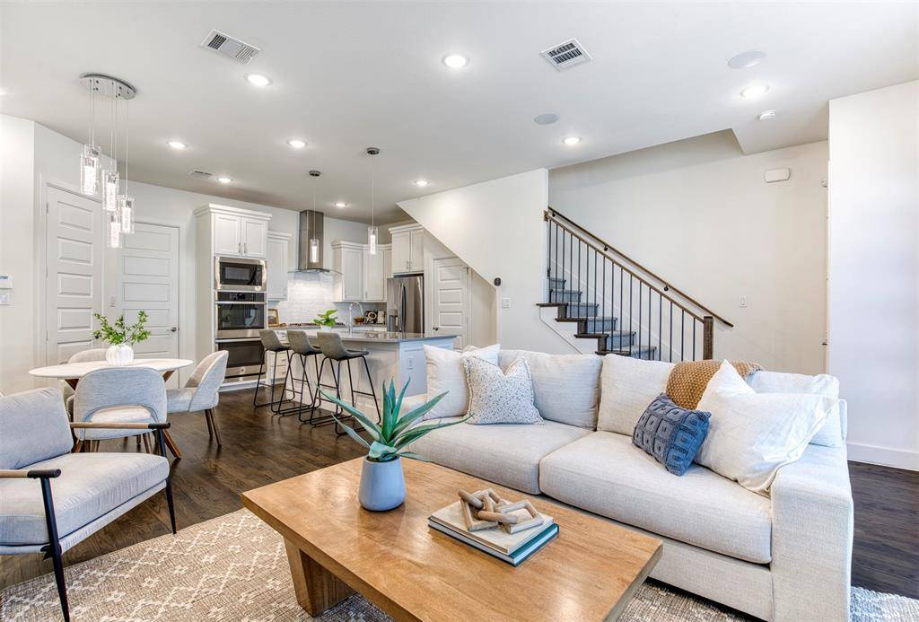 Dallas, TX 75231,8270 Nunley Lane