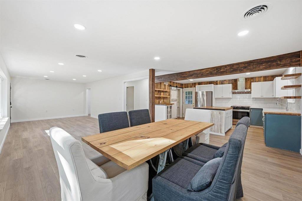 Van Alstyne, TX 75495,450 Kelly Lane