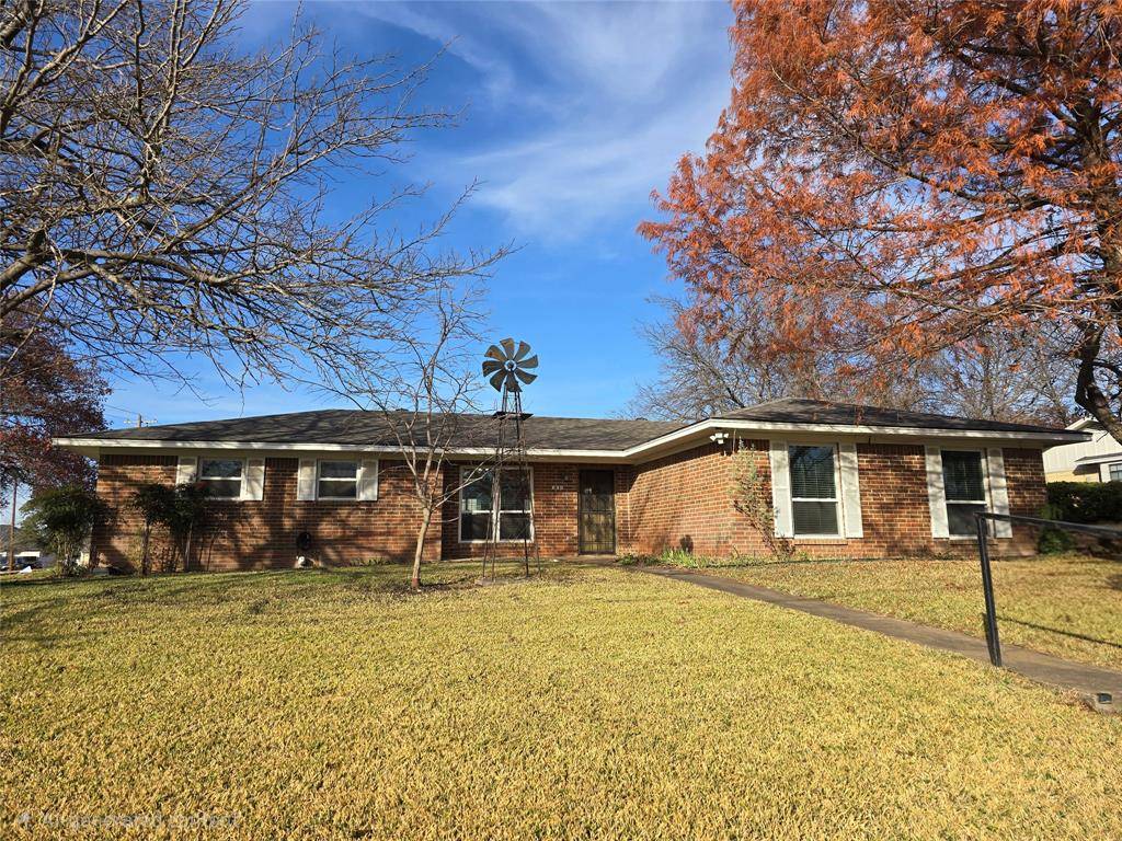 Weatherford, TX 76086,301 E 6th Street