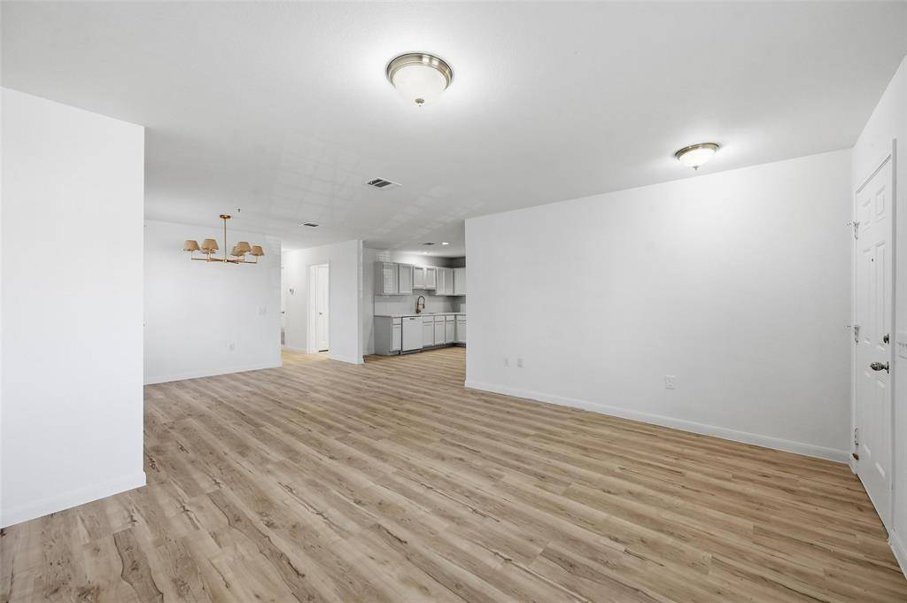 Dallas, TX 75212,1826 Kraft Street