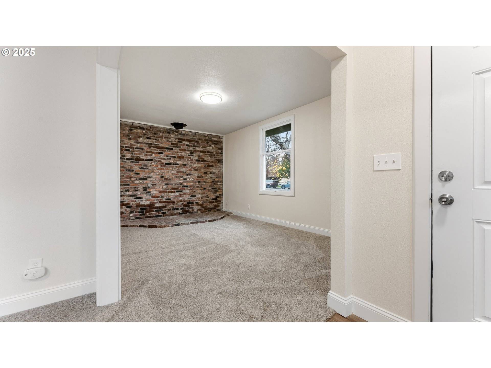 Coos Bay, OR 97420,421 GOLDEN AVE