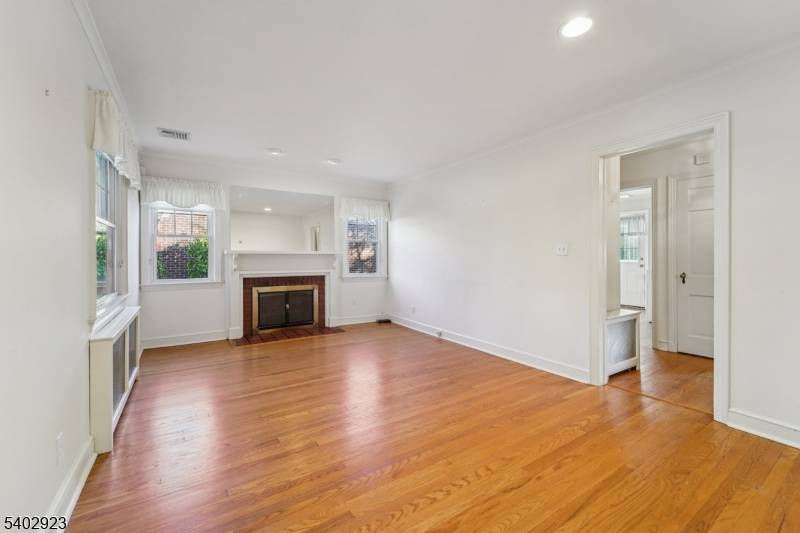 Hawthorne Boro, NJ 07506,55 Victor Pl