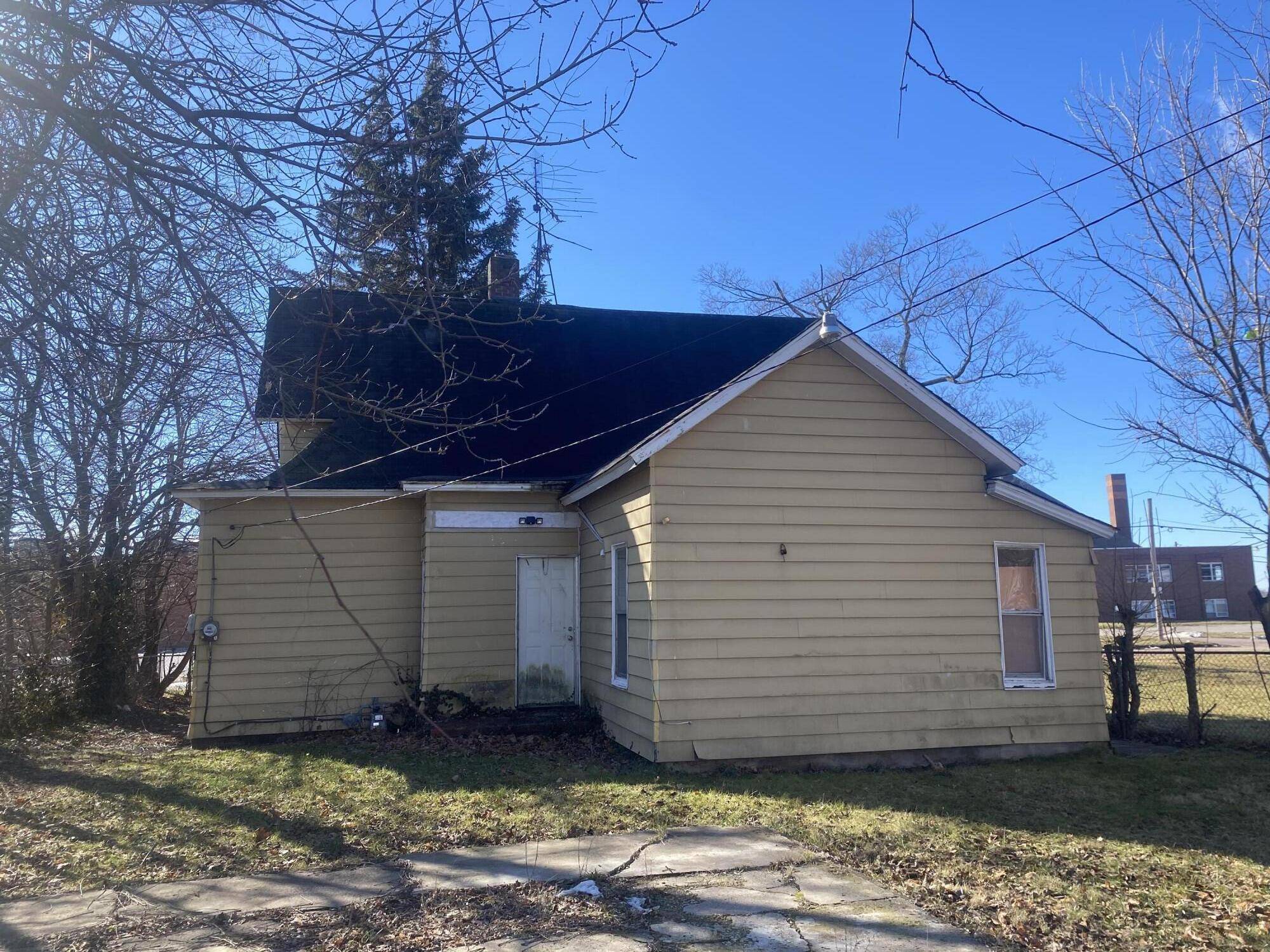 Benton Harbor, MI 49022,309 High ST