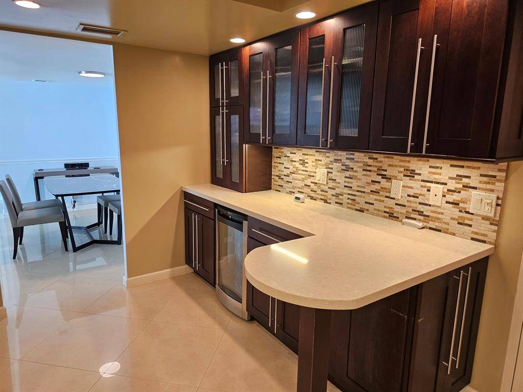 Fort Lauderdale, FL 33308,4100 Galt Ocean Dr #1111