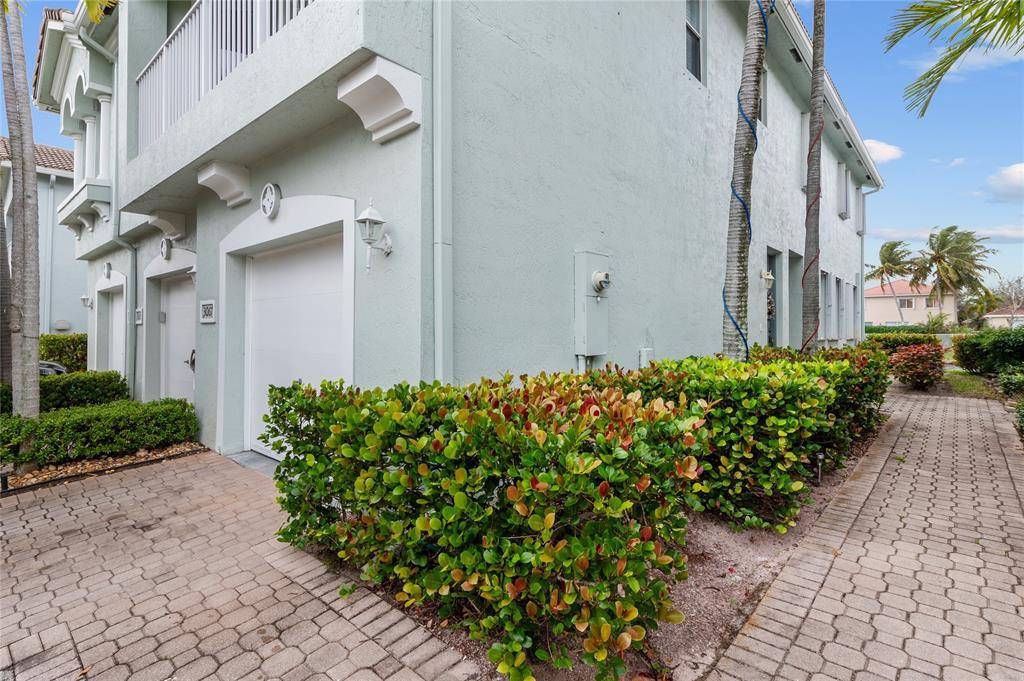 Riviera Beach, FL 33404,3067 Laurel Ridge Cir