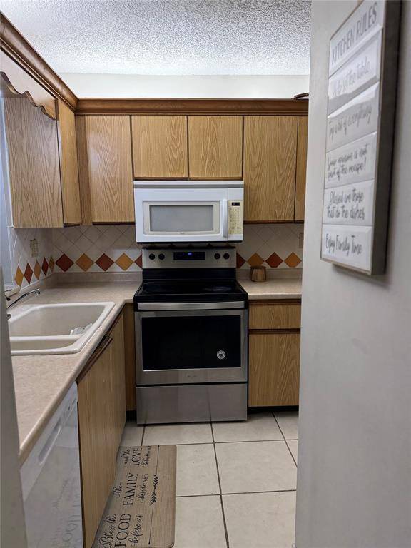 Oakland Park, FL 33309,3300 NW 46th St