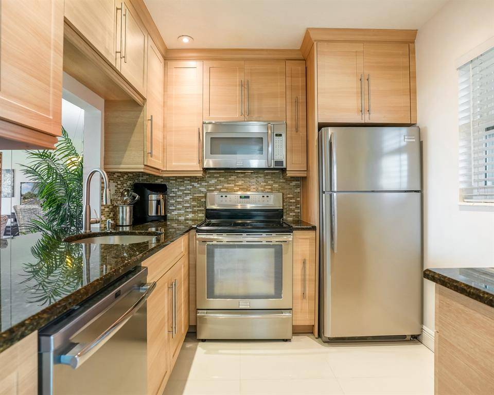 Lauderdale Lakes, FL 33319,3406 NW 49th Ave #608