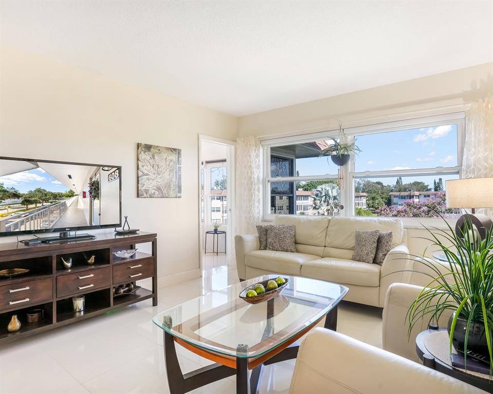 Lauderdale Lakes, FL 33319,3406 NW 49th Ave #608