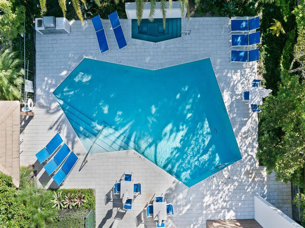 Fort Lauderdale, FL 33308,3040 N Ocean Blvd #N204