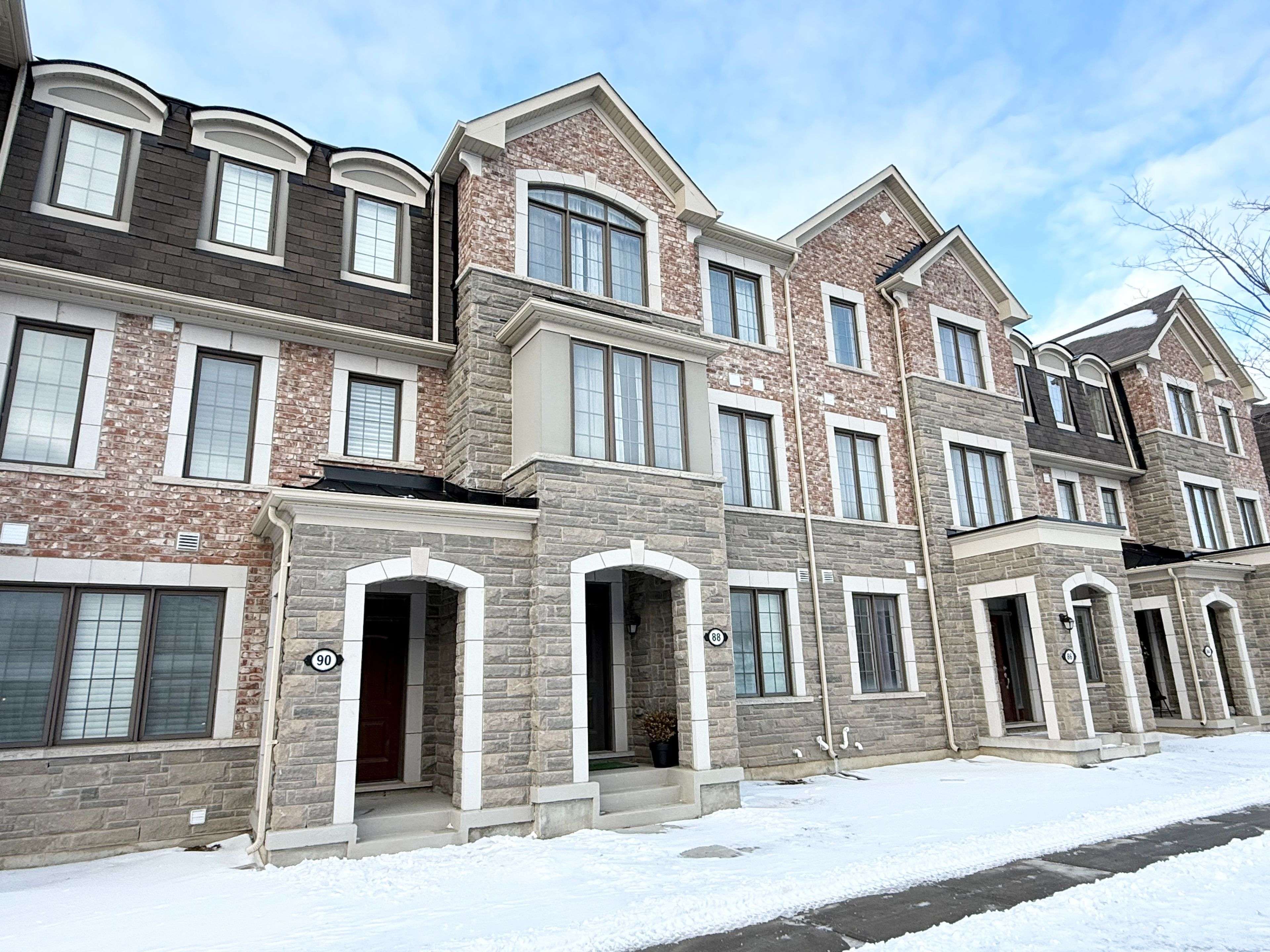 Richmond Hill, ON L4S 1N1,88 William F Bell Pkwy