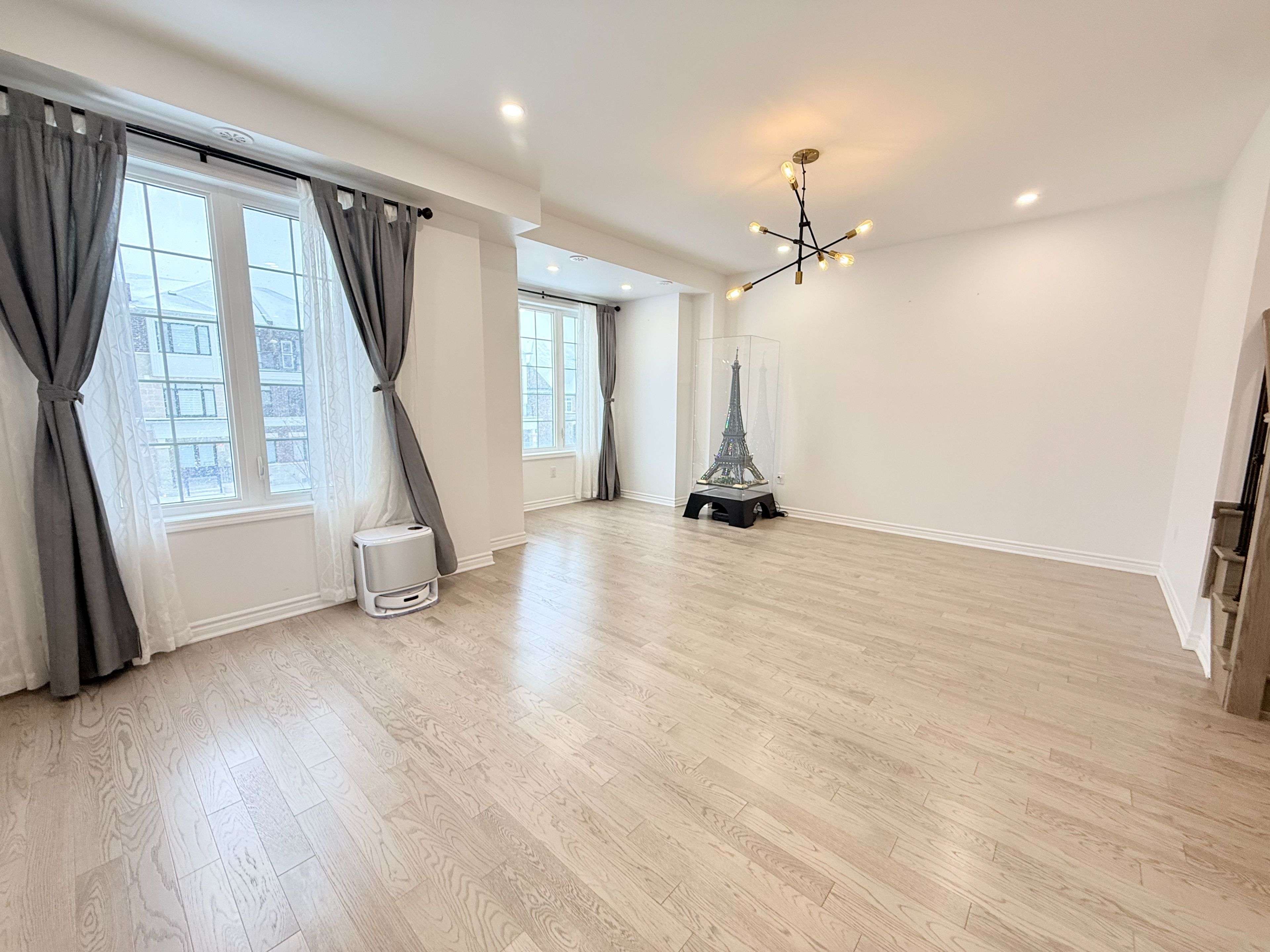 Richmond Hill, ON L4S 1N1,88 William F Bell Pkwy