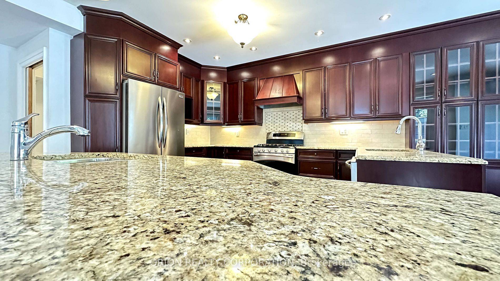 Barrie, ON L4N 2T5,20 Holgate ST