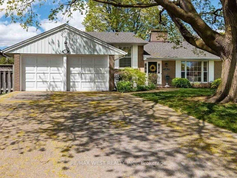 Toronto W08, ON M9A 2B1,73 Ravensbourne CRES