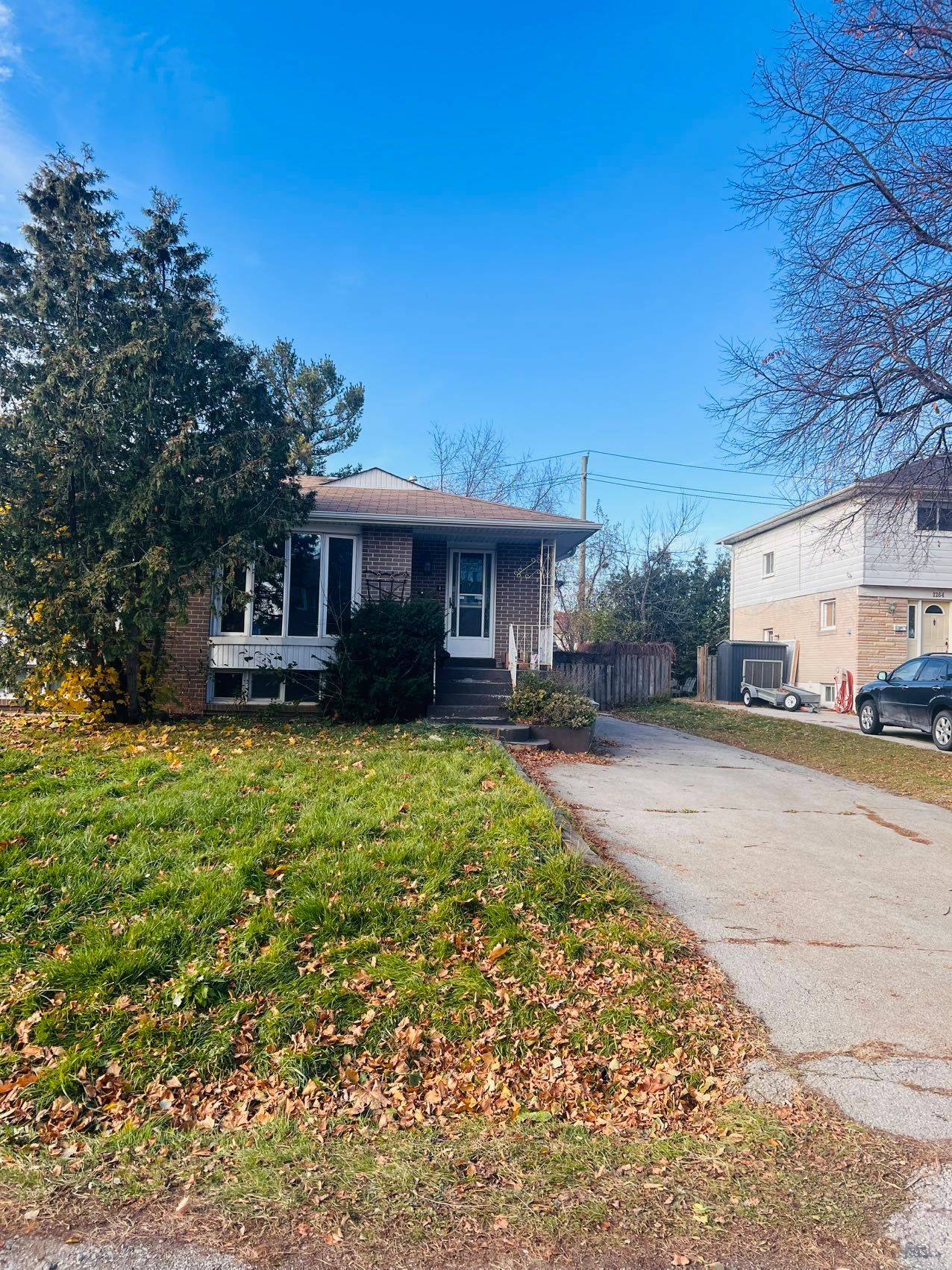 Oakville, ON L6H 2A4,1262 Napier CRES