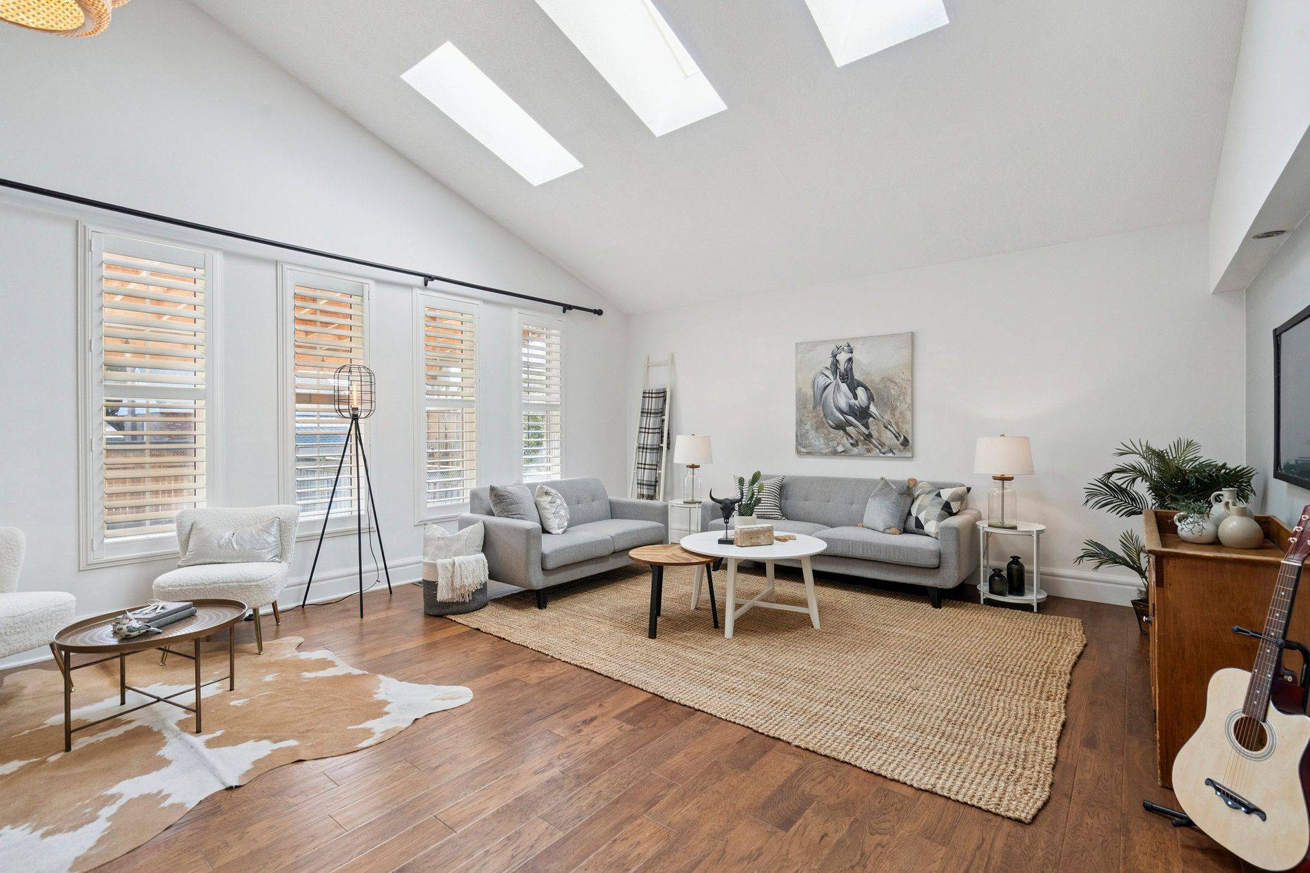 Hamilton, ON L8K 4N6,211 Rosedale AVE