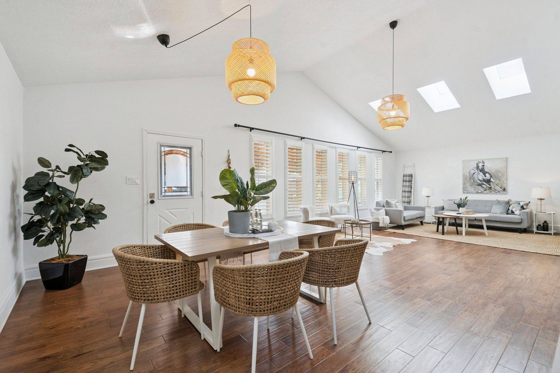 Hamilton, ON L8K 4N6,211 Rosedale AVE