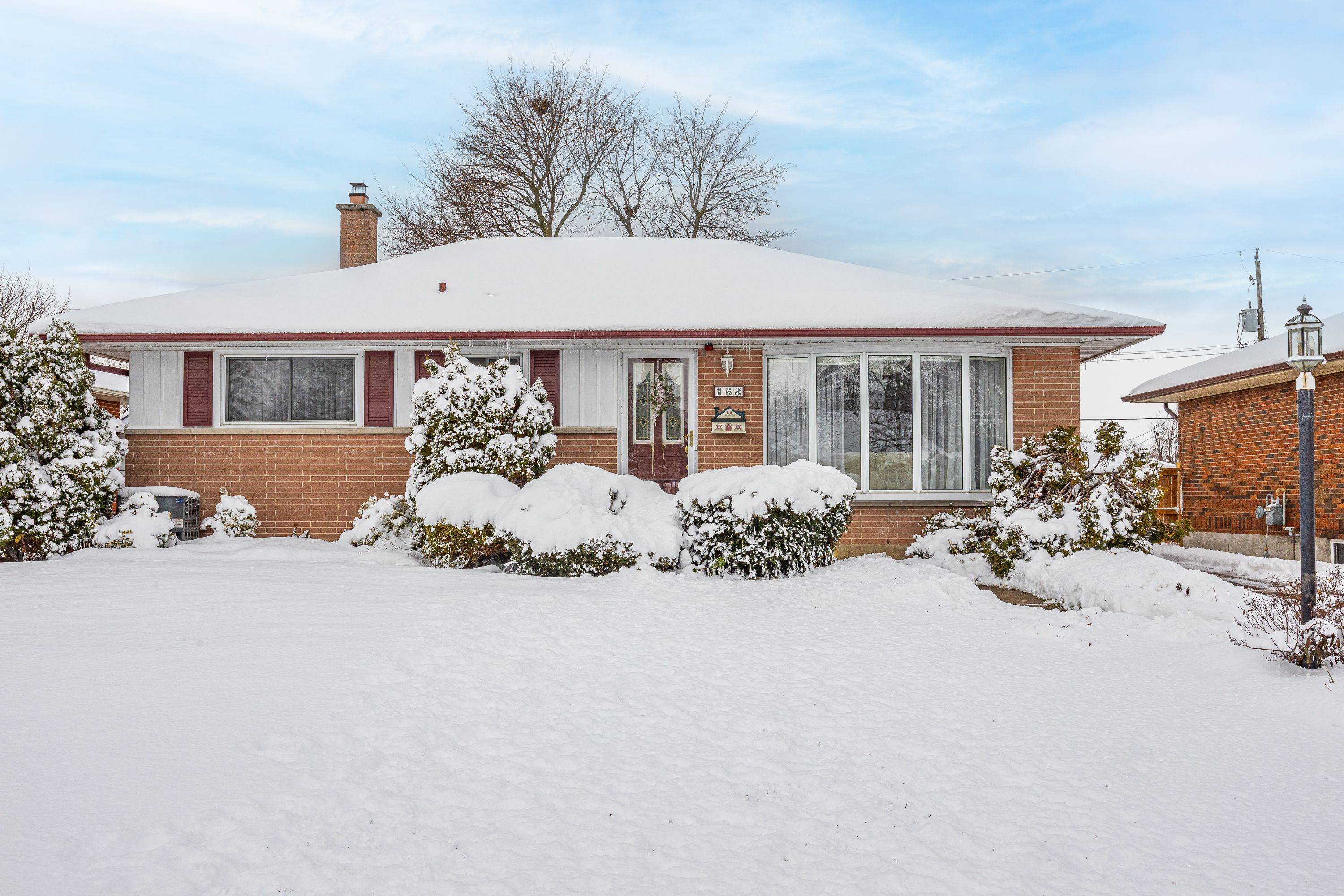 London East, ON N5V 2G8,153 Mark ST