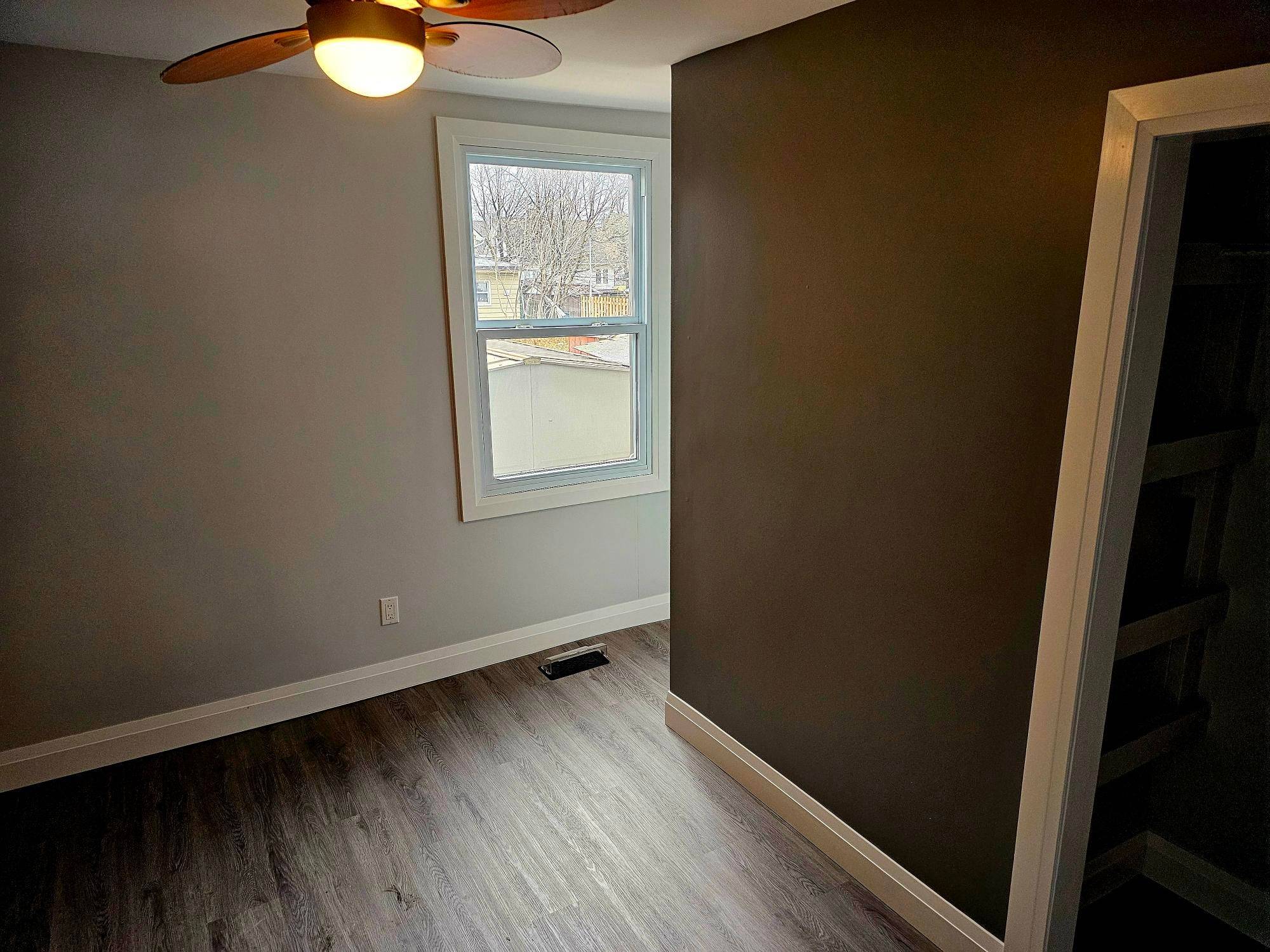 Welland, ON L3B 2L2,24 Empire ST