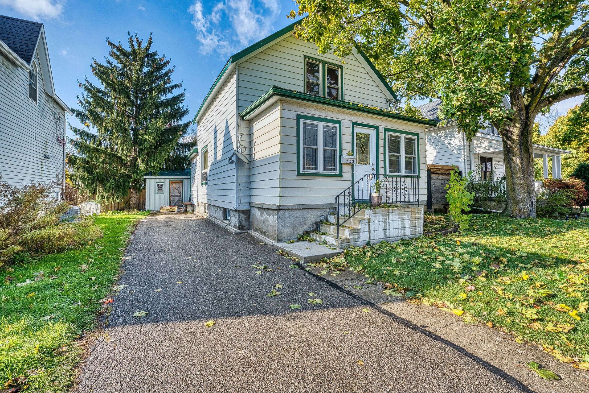 Stratford, ON N5A 4T5,252 Romeo ST S