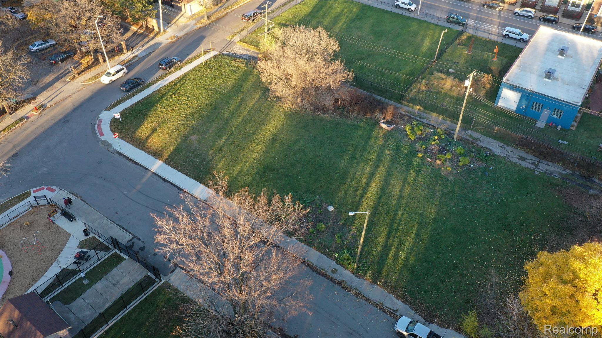 Detroit, MI 48201,4244 4th St package