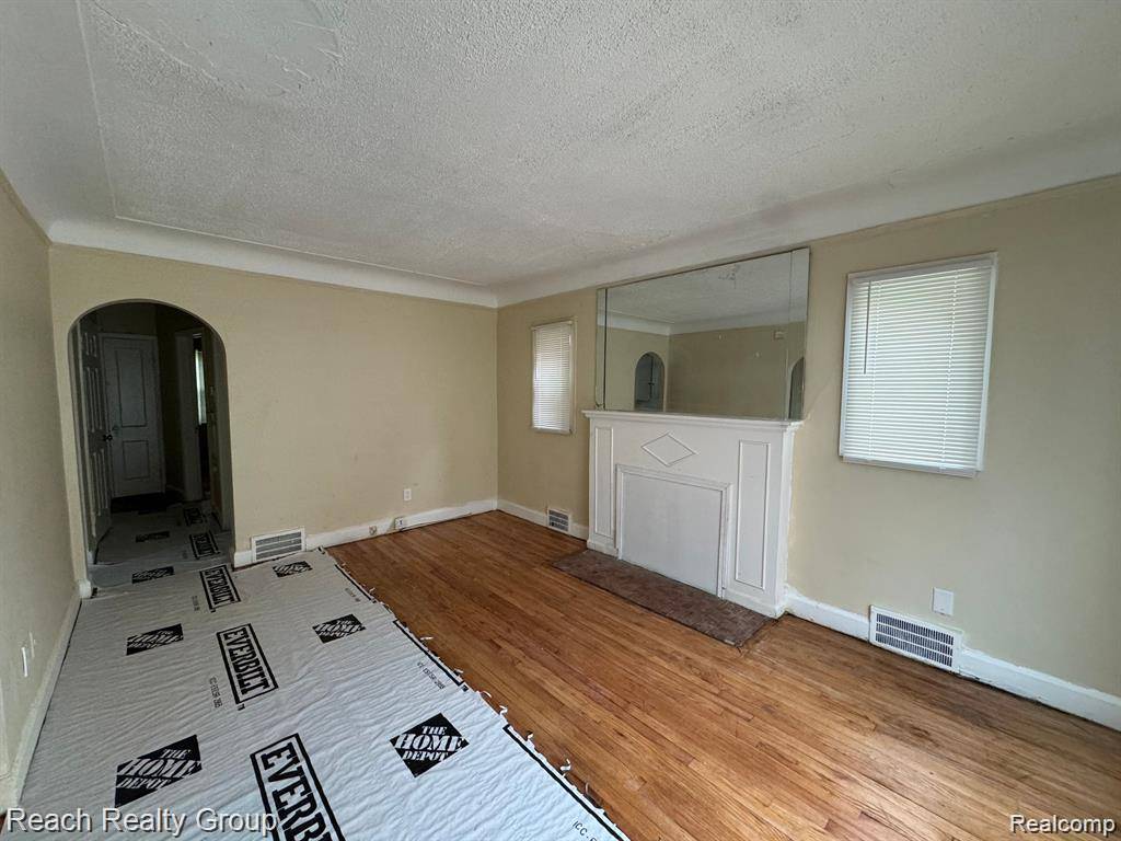 Detroit, MI 48219,16512 PATTON ST