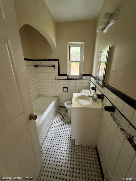 Detroit, MI 48219,16512 PATTON ST