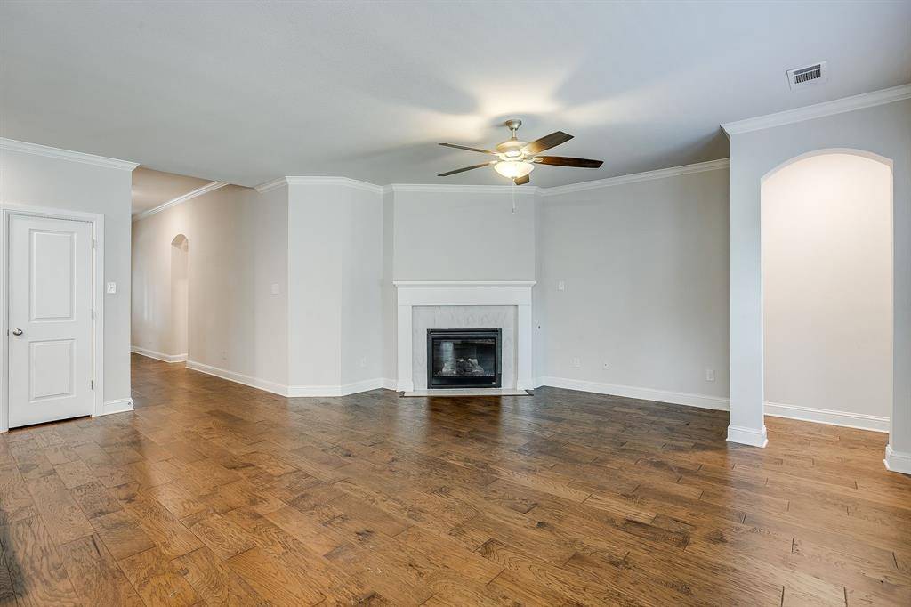 Fort Worth, TX 76109,3320 Mission Street