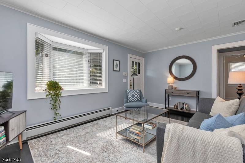 Verona Twp., NJ 07044,46 Hillside Ave