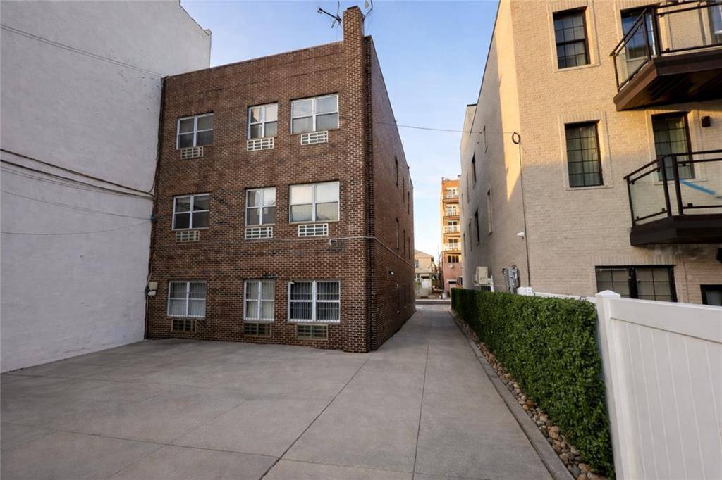 Brooklyn, NY 11204,140 Avenue O #2rr