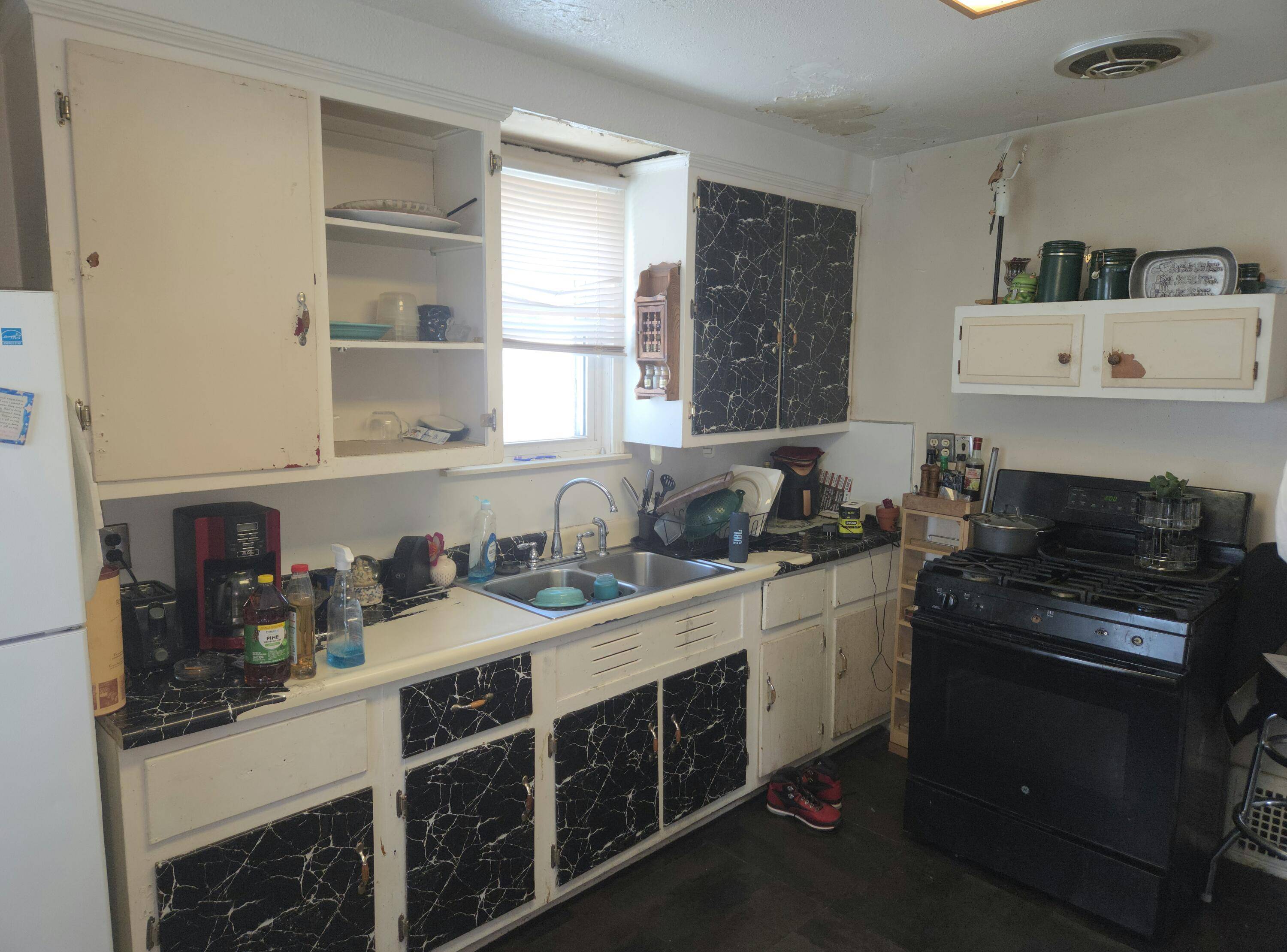 Ecorse, MI 48229,4134 17th ST