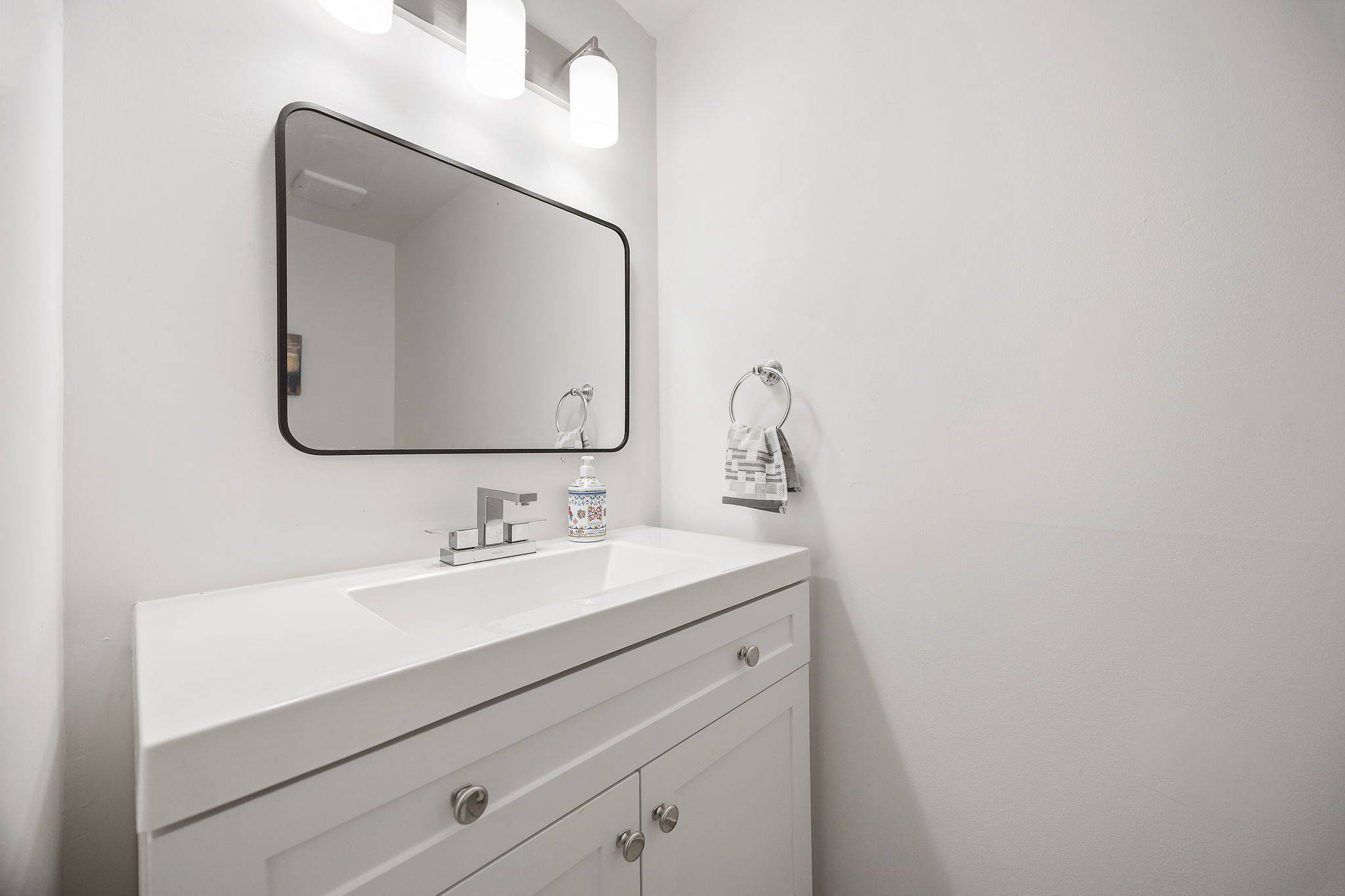 Aurora, ON L4G 3M2,242 Milestone CRES