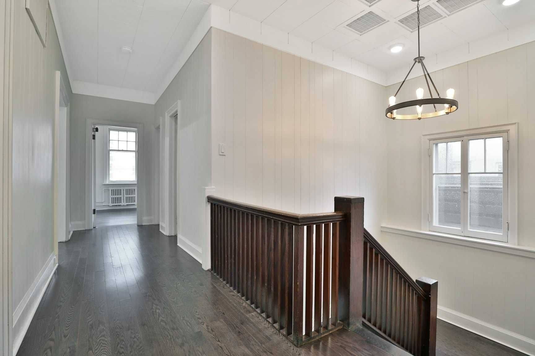 Mississauga, ON L5G 1E3,94 Lakeshore RD E #203