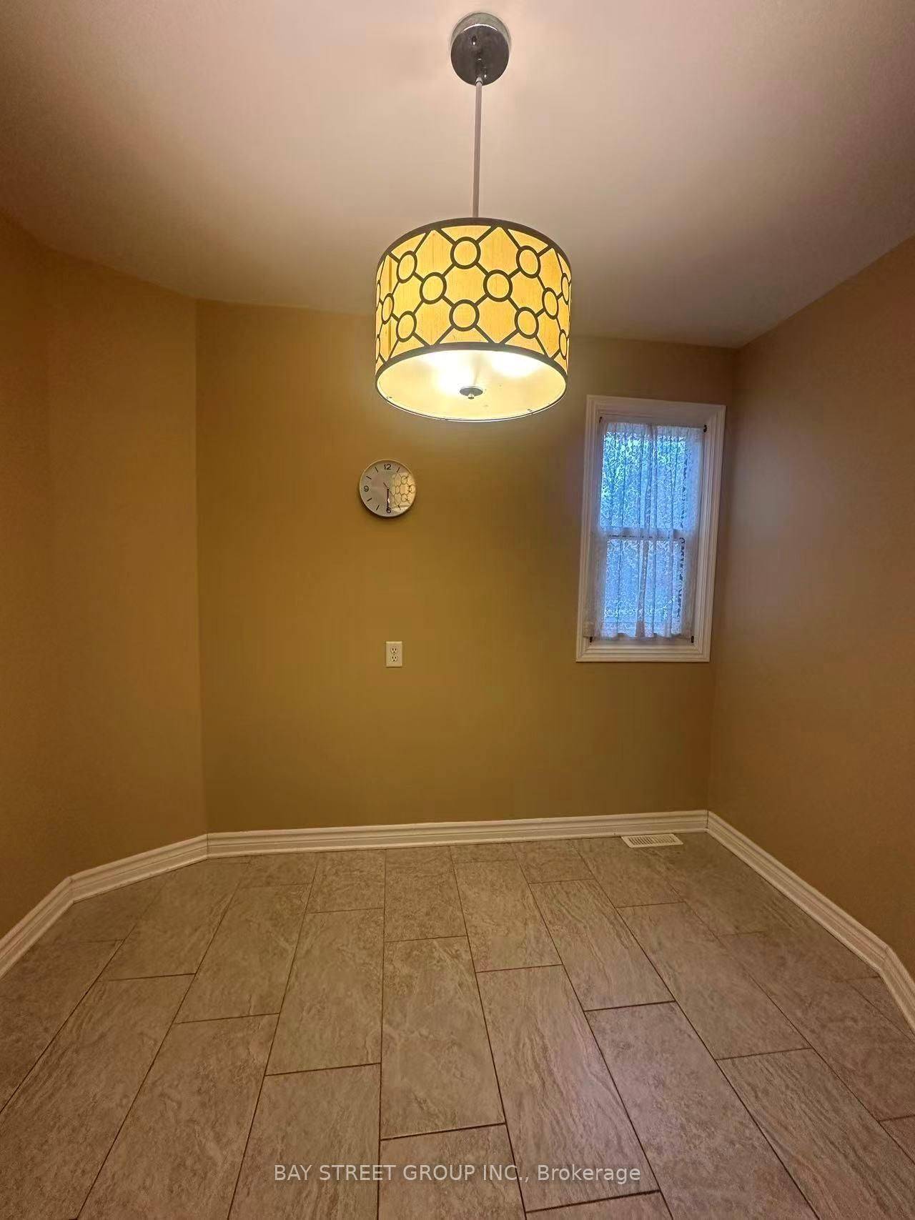 London North, ON N6G 4H2,135 Walmer Garden