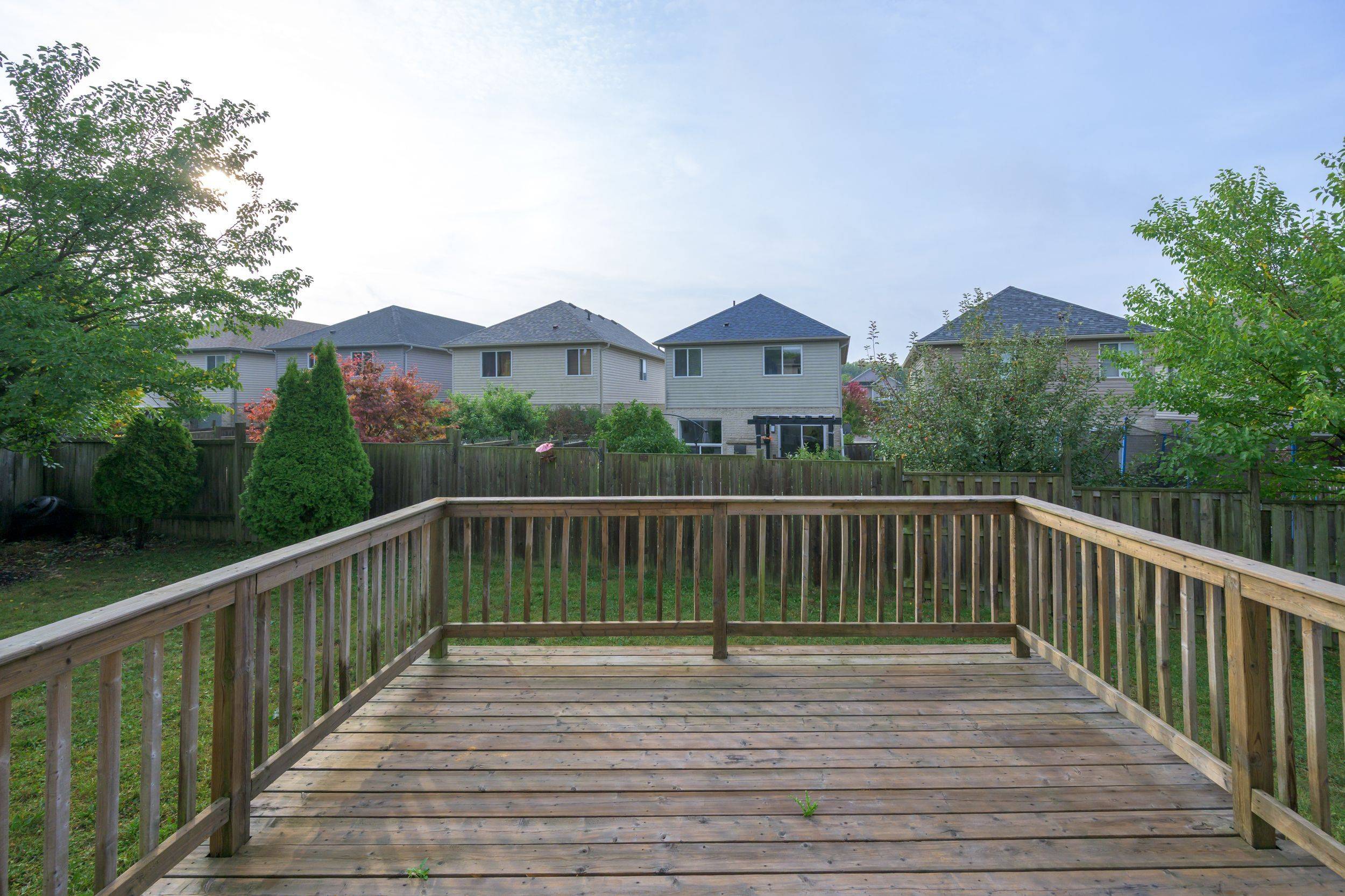 London North, ON N6G 5R7,1605 Mickleborough CT