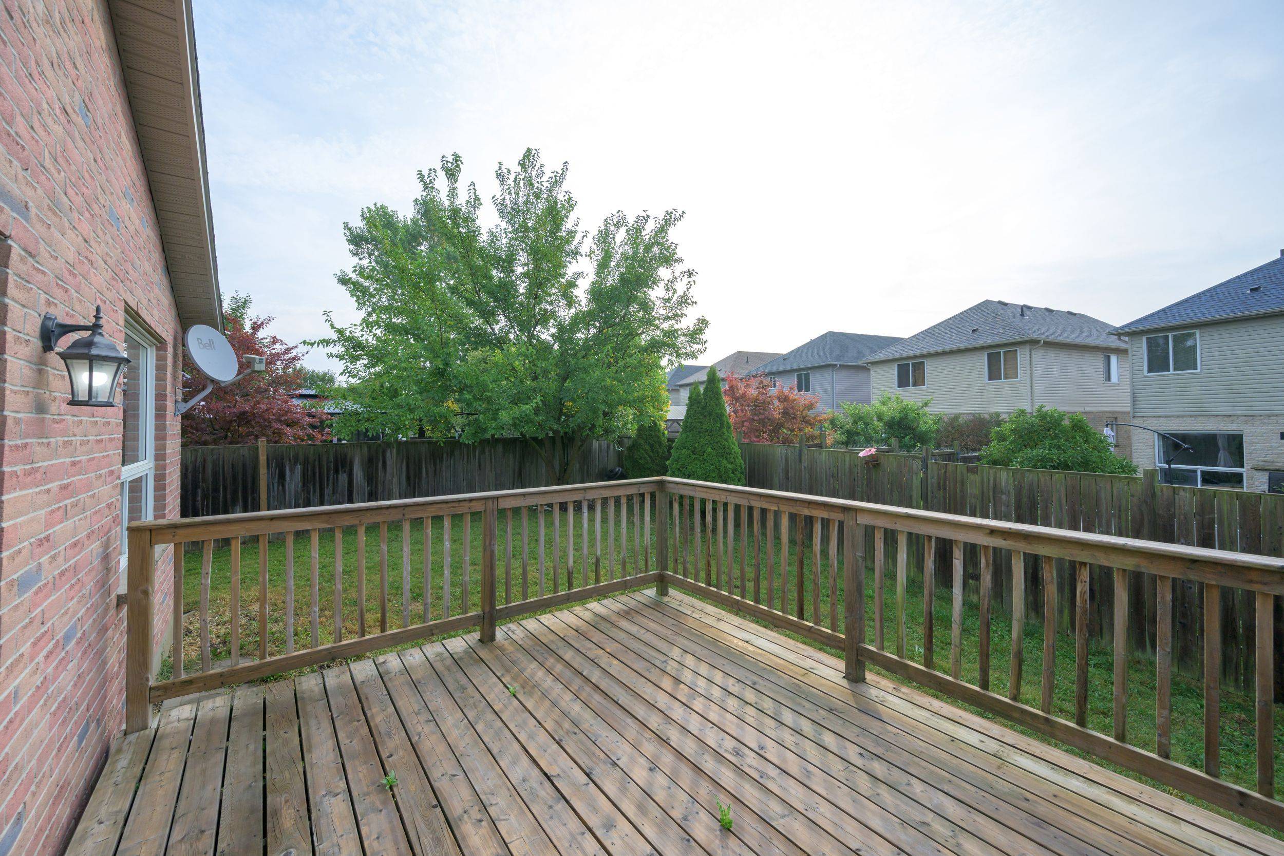 London North, ON N6G 5R7,1605 Mickleborough CT