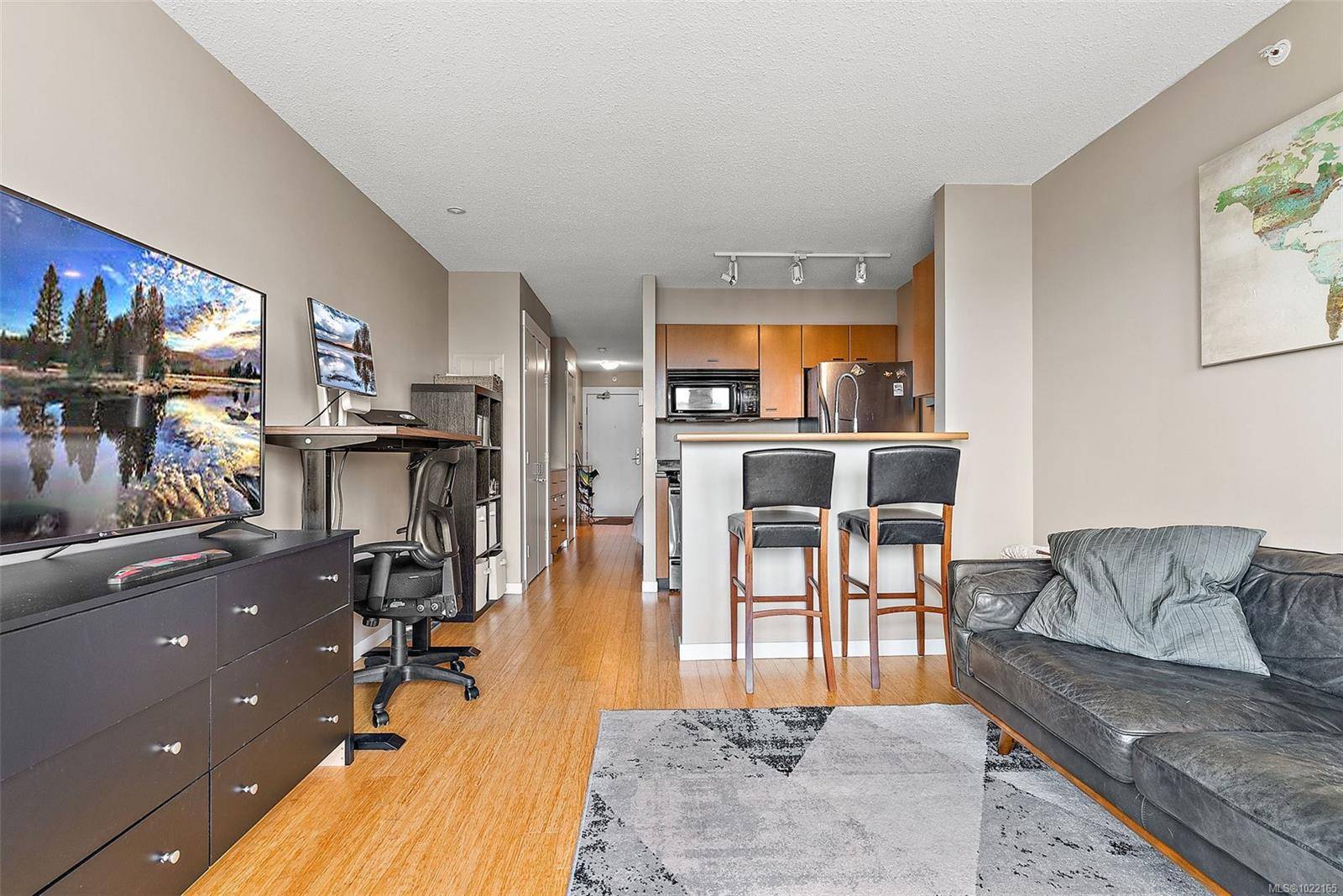 Victoria, BC V8W 4A4,751 Fairfield Rd #1103