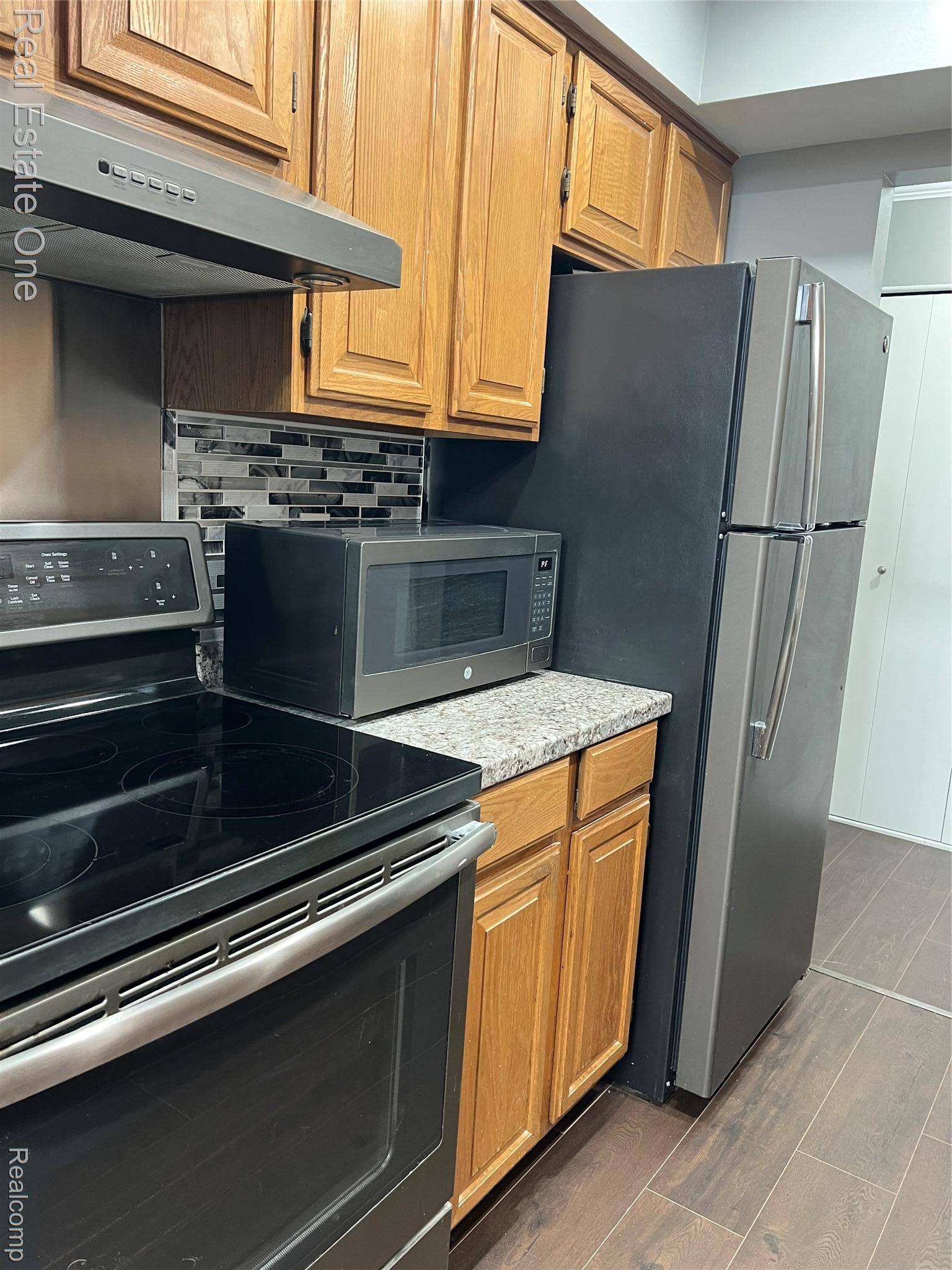 Bloomfield Hills, MI 48304,754 E Fox Hills DR