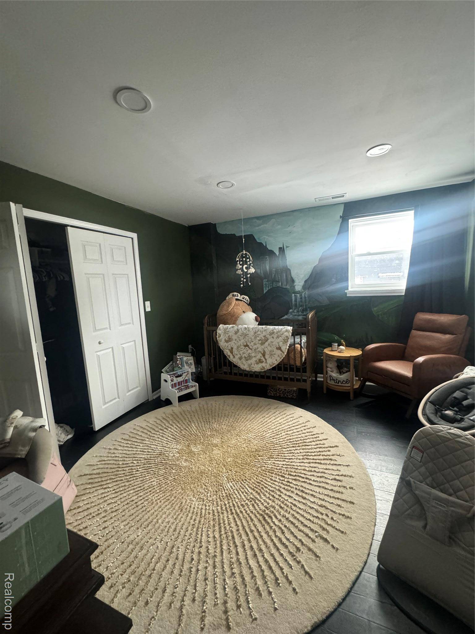 Howell, MI 48843,307 E Grand River AVE