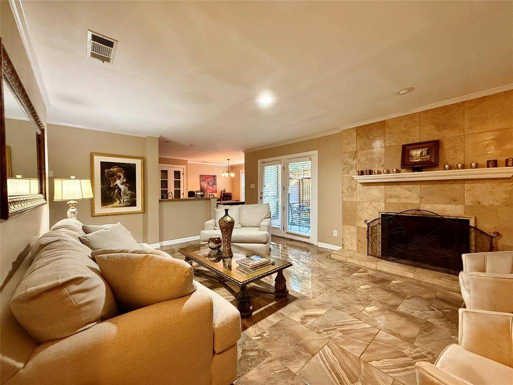 Arlington, TX 76011,1300 Memory Lane #5214