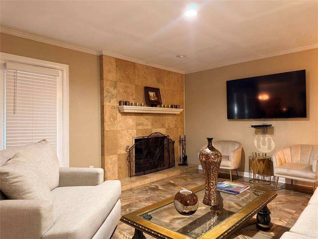 Arlington, TX 76011,1300 Memory Lane #5214