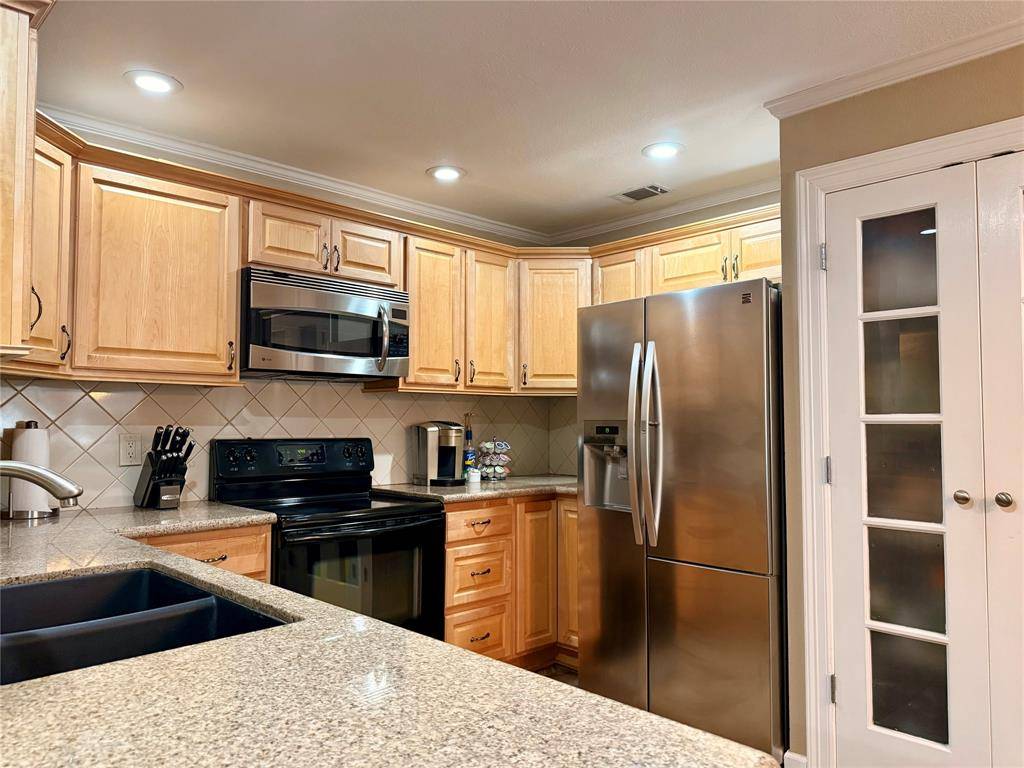 Arlington, TX 76011,1300 Memory Lane #5214