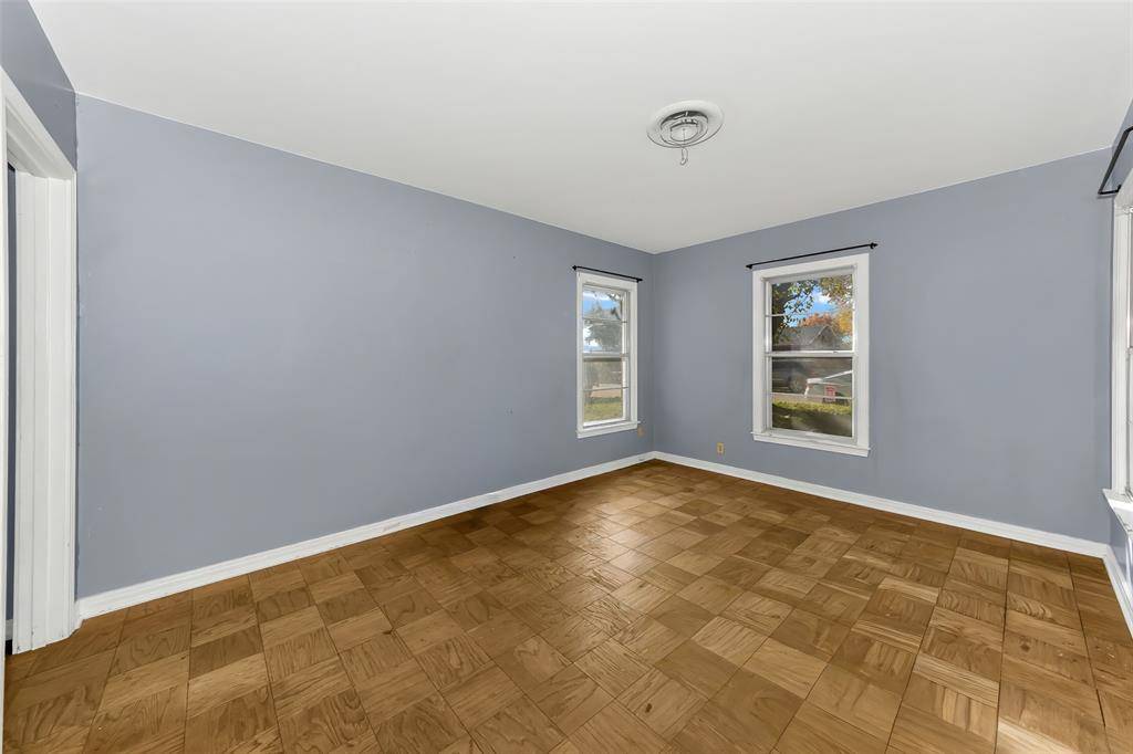 River Oaks, TX 76114,908 Yale Street