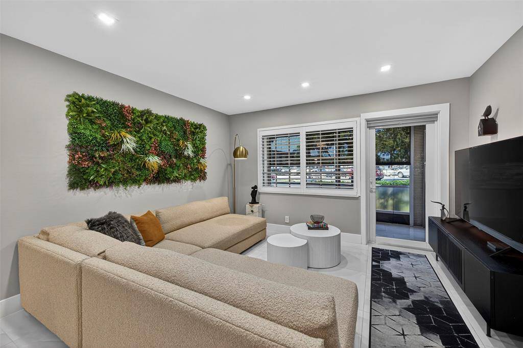 Wilton Manors, FL 33305,1930 NE 2nd Ave #L111