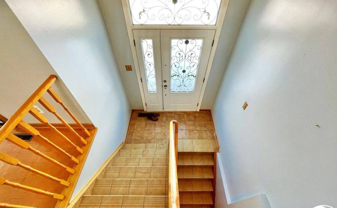 Vaughan, ON L4K 2E4,3 Prairie Dunes PL #UPPER & LOWER